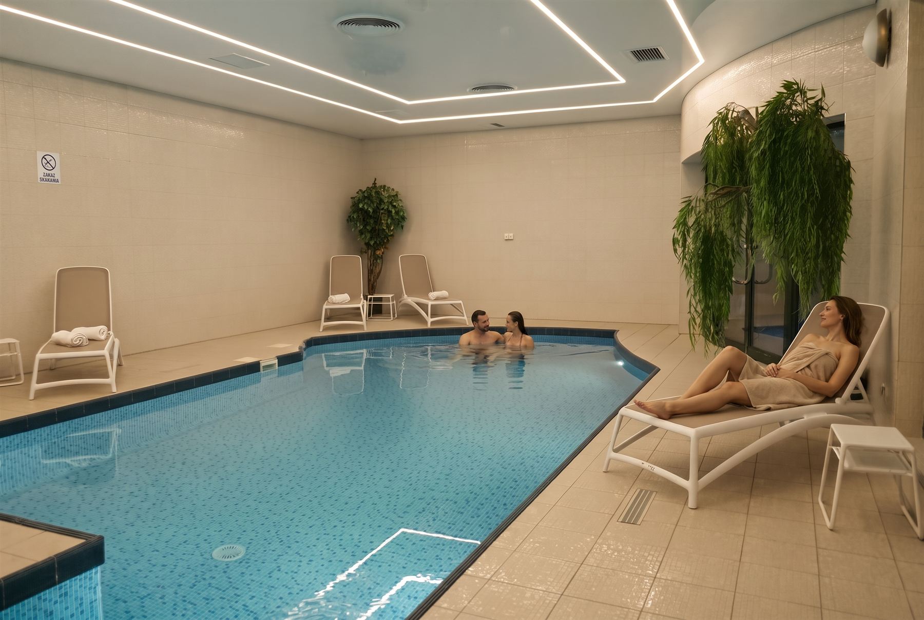 Kryty basen hotelowy
